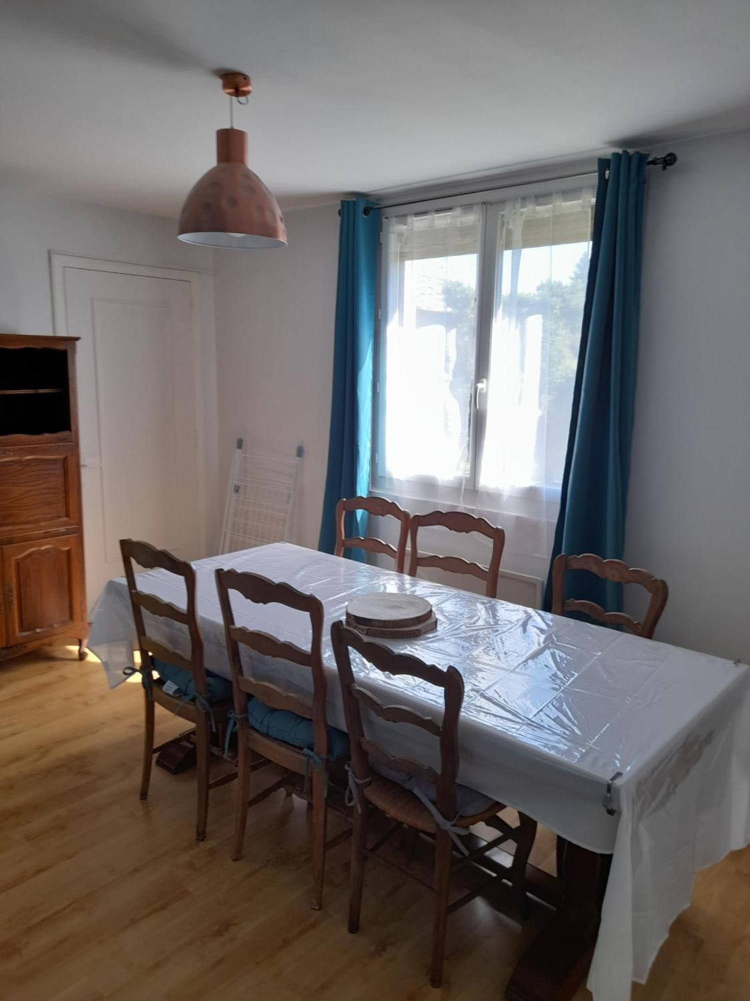 Au Coeur De La Region Des Lacs . Apartment *